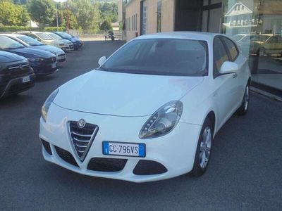Second-hand Alfa Romeo Giulietta Distinctive 105 CP (77 kW) 2015 Alb Hatchback