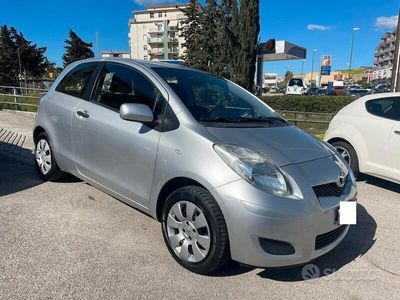 usata Toyota Yaris 1.00 Benzina - NEOPATENTATI - 2010