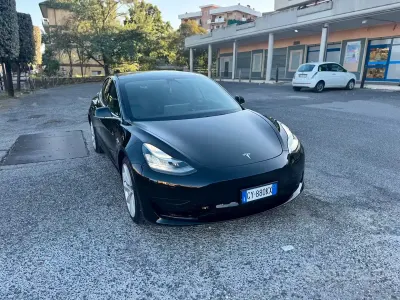 Occasion Tesla Model 3 Standard Range 88 kW (120 ch) 2025 Noir Berline