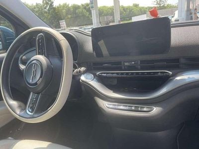 Usata Fiat 500e La Prima 42 kW (58 CV) 2021 Blu/azzurro Utilitaria