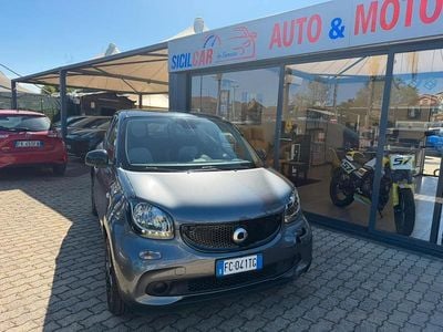 Begagnad Smart ForFour Passion 71 HK (52 kW) 2016 Svart Halvkombi