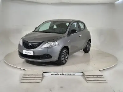 Usata Lancia Ypsilon Silver 69 CV (50 kW) 2023 Grigio Utilitaria