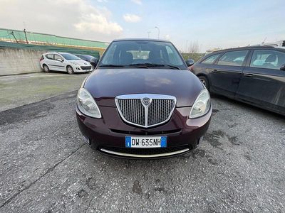 Usata Lancia Ypsilon 60 CV (44 kW) 2009 Viola Utilitaria
