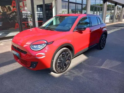 Usata Fiat 600 La Prima 101 CV (74 kW) 2025 Rosso SUV