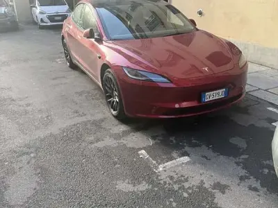 Usata Tesla Model 3 RWD 88 kW (120 CV) 2024 Rosso Berlina