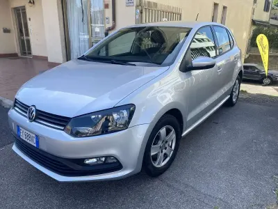 Usata VW Polo Trendline 60 CV (44 kW) 2015 Argento Berlina