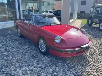 Usata Alfa Romeo Spider 125 CV (91 kW) 1987 Rosso Cabrio