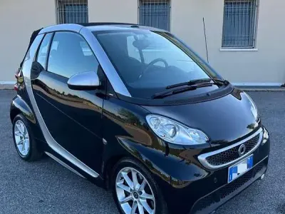Begagnad Smart ForTwo Cabrio Passion 71 HK (52 kW) 2013 Svart Cab