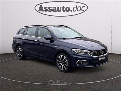 Usado Fiat Tipo Lounge 120 CV (88 kW) 2019 Azul Familiar