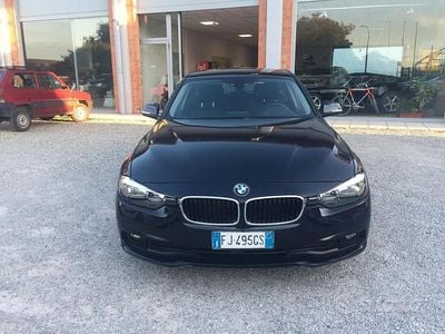 Usata BMW 318 150 CV (110 kW) 2017 Blu Station wagon