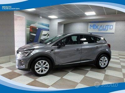 Usata Renault Captur Intens 160 CV (117 kW) 2021 Grigio SUV