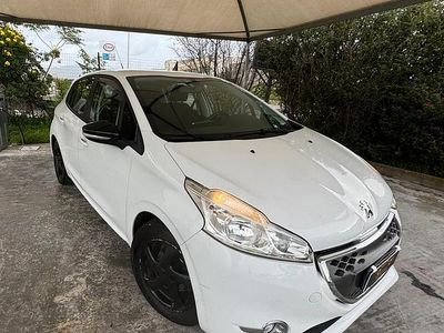 Bianco Usata 2013 Peugeot 208 Utilitaria | 7000 €