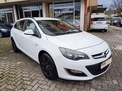 Usata Opel Astra S 110 CV (80 kW) 2015 Bianco Station wagon