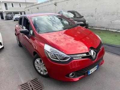 Usata Renault Clio IV 73 CV (53 kW) 2014 Rosso Berlina