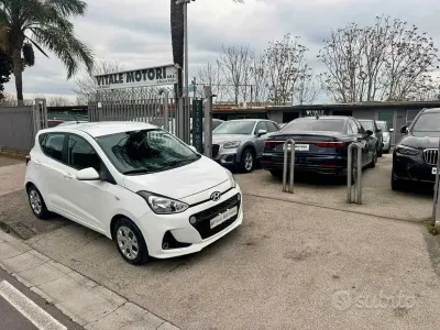Używany Hyundai i10 Comfort 67 KM (49 kW) 2018 Biały Hatchback