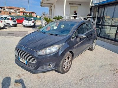 Usata Ford Fiesta 75 CV (55 kW) 2014 Nero Utilitaria