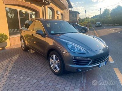 Usata Porsche Cayenne 245 CV (180 kW) 2011 Grigio SUV