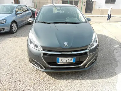 Usata Peugeot 208 Allure 75 CV (55 kW) 2017 Grigio Utilitaria
