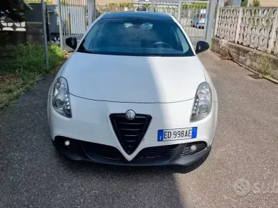 Usata Alfa Romeo Giulietta 170 CV (125 kW) 2010 Bianco Utilitaria