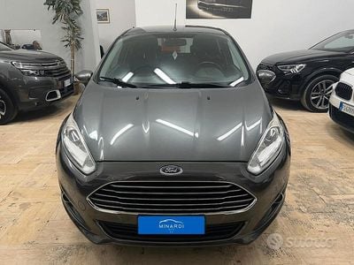 Usata Ford Fiesta Titanium 95 CV (69 kW) 2016 Grigio Berlina