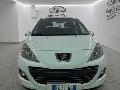 Usata Peugeot 207 68 CV (50 kW) 2011 Bianco Berlina