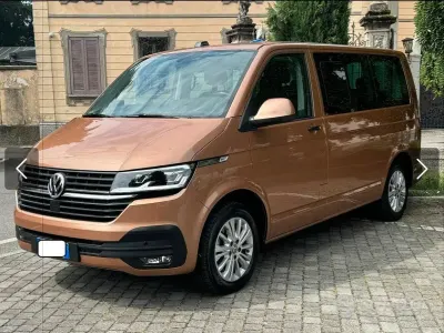 Usata VW Multivan Trendline 150 CV (110 kW) 2020 Bronzo Monovolume