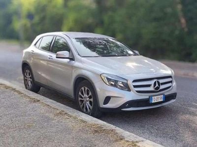 Usata Mercedes GLA180 Business 109 CV (80 kW) 2016 Argento SUV