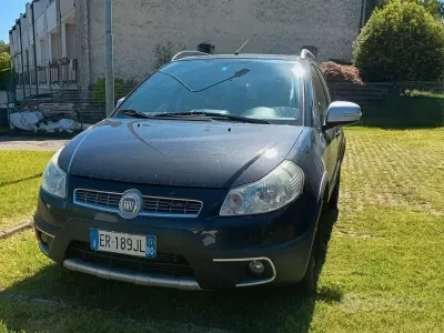 Usata Fiat Sedici Dynamic 135 CV (99 kW) 2013 Nero SUV