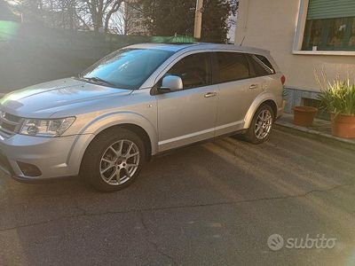 Usata Fiat Freemont 140 CV (102 kW) 2011 Grigio SUV