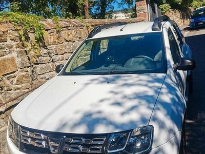 usata Dacia Duster CON GANCIO TRAINO OMOLOGATO