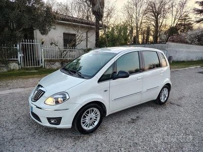 Usata Lancia Musa Gold 95 CV (69 kW) 2011 Bianco Monovolume