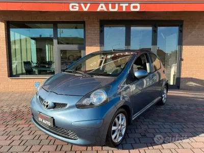 Usata Toyota Aygo 68 CV (50 kW) 2008 Bluazzurro Utilitaria