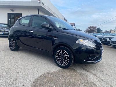 Usata Lancia Ypsilon Gold 69 CV (50 kW) 2019 Nero Utilitaria