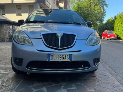 Usata Lancia Ypsilon 60 CV (44 kW) 2007 Blu Utilitaria