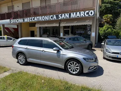 Usata VW Passat Comfortline 120 CV (88 kW) 2020 Grigio Station wagon
