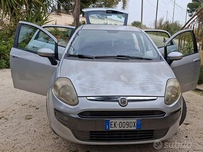 Usata Fiat Punto 75 CV (55 kW) 2011 Grigio Utilitaria