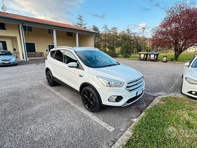 Usata Ford Kuga Business Edition 120 CV (88 kW) 2019 Bianco SUV