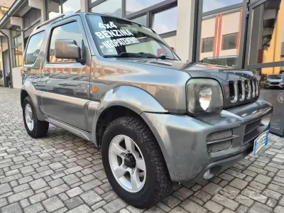 Usata Suzuki Jimny 86 CV (63 kW) 2007 Grigio SUV