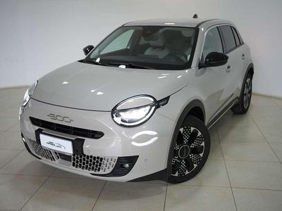 Nuova Fiat 600 La Prima 101 CV (74 kW) 2025 Grigio stone SUV