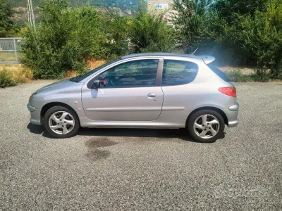 Usata Peugeot 206 88 CV (64 kW) 2005 Grigio Berlina