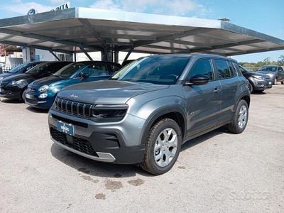 Nuova Jeep Avenger Altitude 101 CV (74 kW) 2025 Grigio SUV