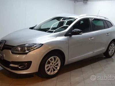Usata Renault Mégane GrandTour LIMITED 110 CV (80 kW) 2015 Grigio Station wagon
