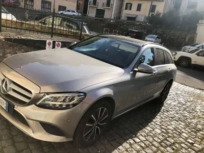 Usata Mercedes C220 Business 194 CV (142 kW) 2019 Argento Station wagon