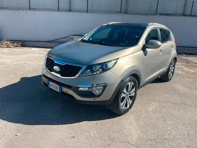 Usata Kia Sportage Active 116 CV (85 kW) 2012 Giallo SUV