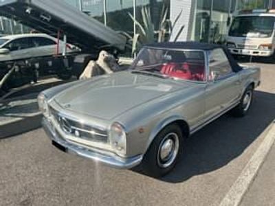 Usata Mercedes 230 150 CV (110 kW) 1966 Grigio Cabrio