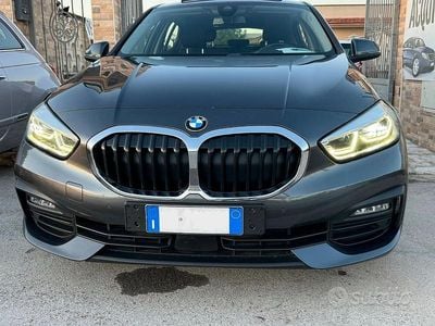 Usata BMW 118 Advantage 150 CV (110 kW) 2020 Grigio Utilitaria