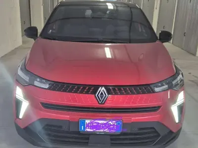 Usata Renault Captur Techno 101 CV (74 kW) 2025 Rosso SUV