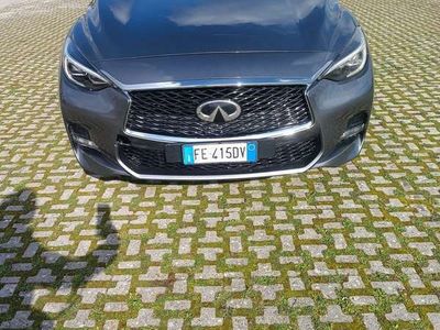 Infiniti Q30