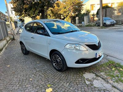 Usata Lancia Ypsilon Gold 69 CV (50 kW) 2020 Grigio Utilitaria