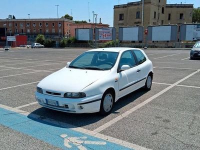 Usata Fiat Bravo 105 CV (77 kW) 2002 Bianco Utilitaria